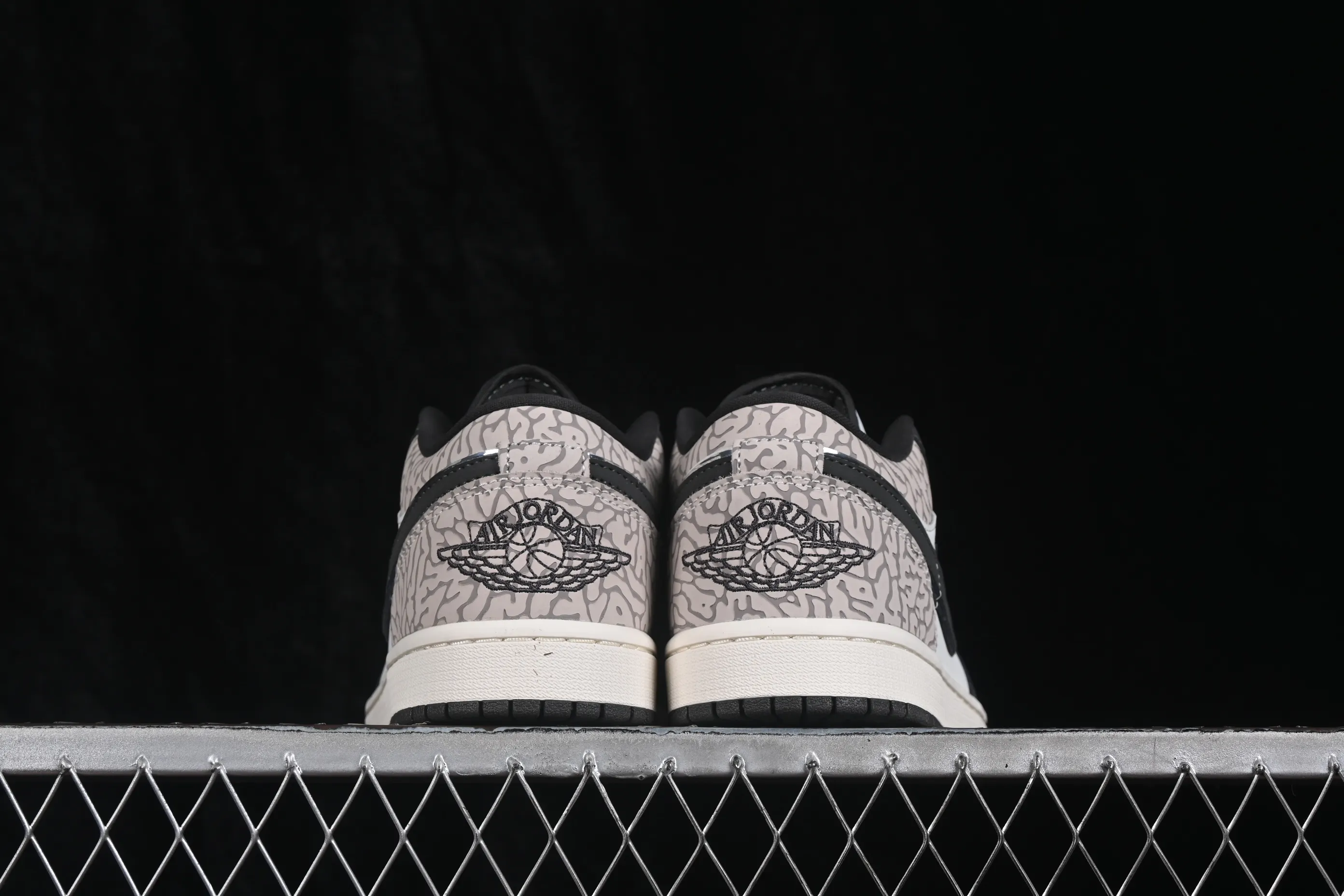 All categories Air Jordan Jordan series basketball shoes Air Jordan 1 Low G version pure original Air Jordan 1 Low AJ1 Joe 1 white gray burst pattern low-top retro cultural basketball shoes IU2268-100